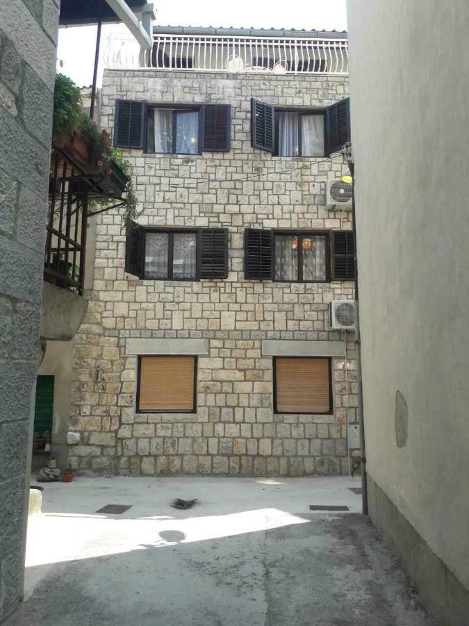 Suncica Apartments Kaštela Exteriör bild